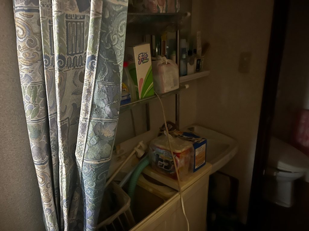 退去時の洗面台細かいボトルごみ処分